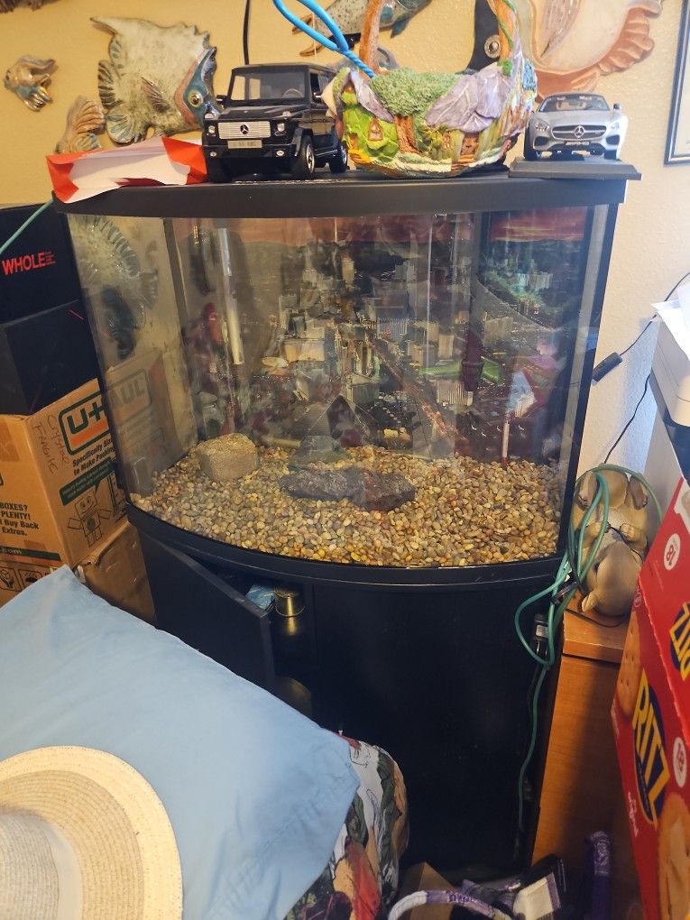 35 Gallon Fish Tank Glass. Only Used 3 Months