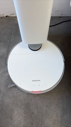 Samsung Robot Vacuum with Auto-Empty Station
