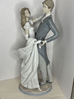 LLADRO- I Love You Truly Couple Figurine