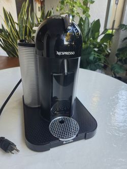 Breville Nespresso Vertuo coffee maker Retro style automatic espresso machine.