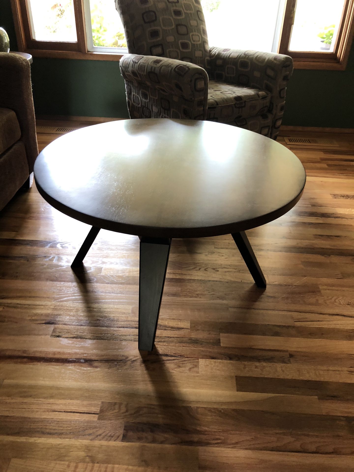 NEW Round Wood Coffee Table & End Tables (3 pieces)