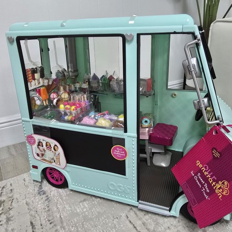 Our Generation Healthy Paws Vet Clinic Playset in Pink with