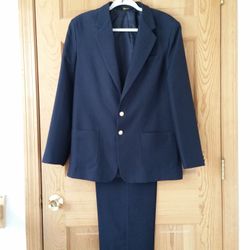 VAN HEUSEN SUIT