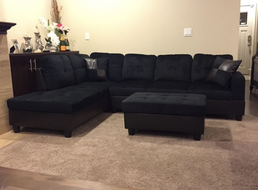 Black Microfiber Sectional Couch (BLACK FRIDAY)