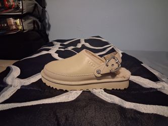 Brand New And Original Women Uggs size 5