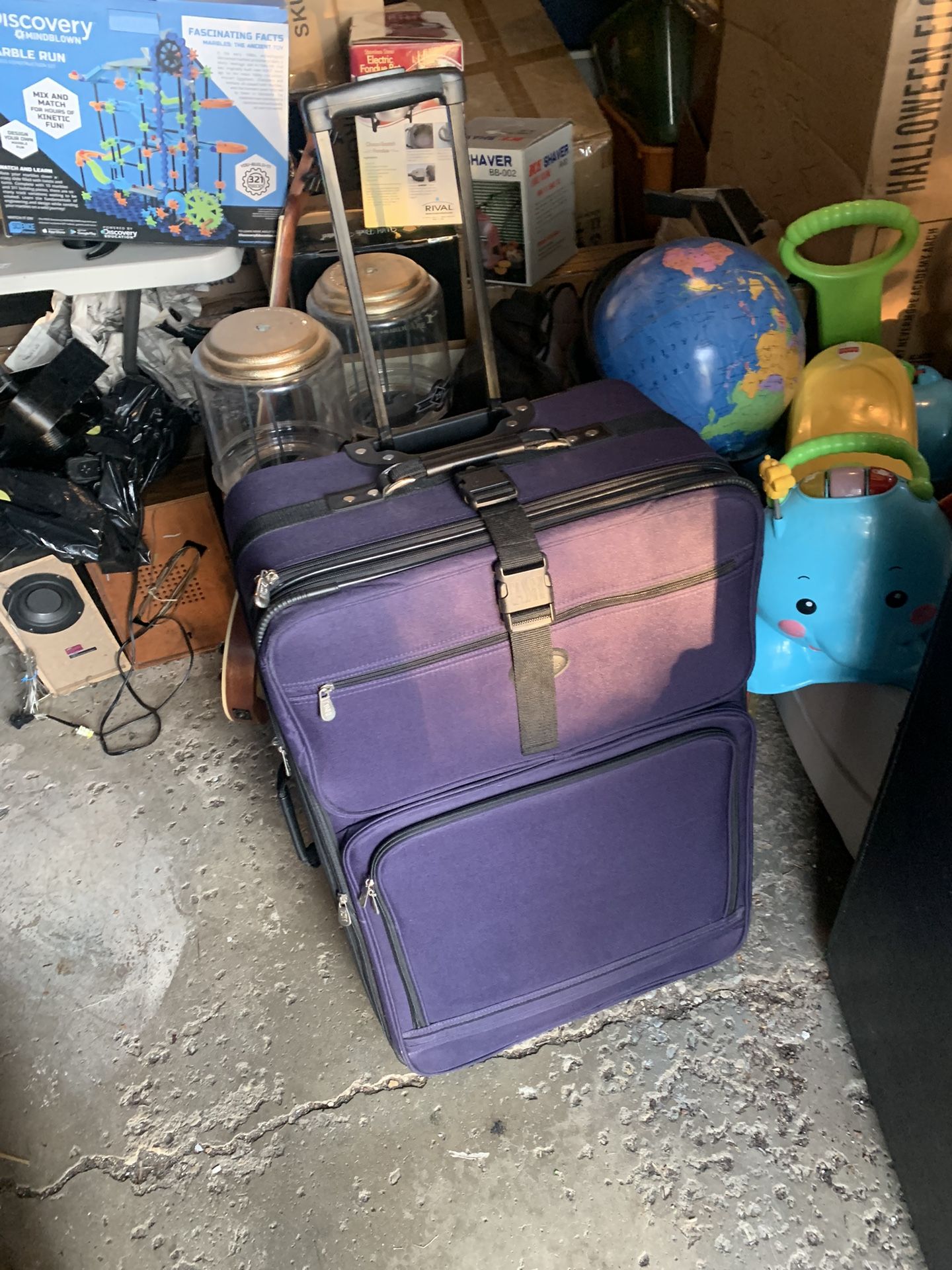 Large Suitcase!! $15!!
