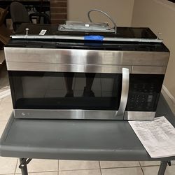 LG Under Cabinet Mount Microwave