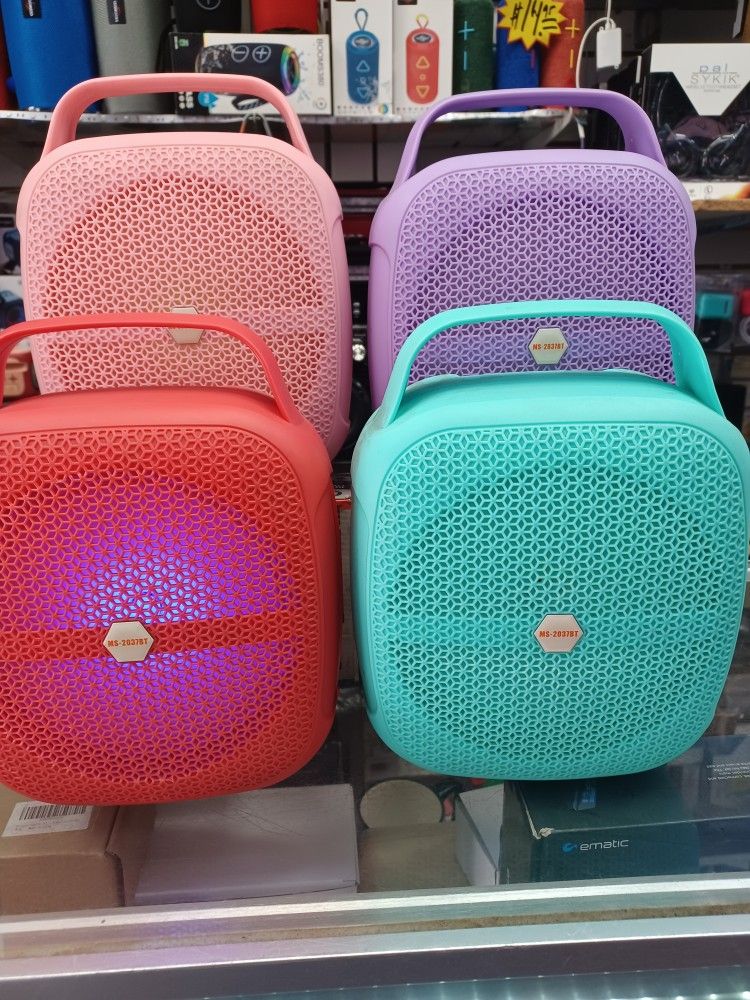 Excellent Gift π Item. Bluetooth Speakers. Big Unit