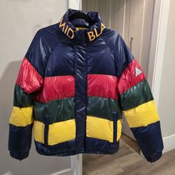 Black Pyramid Size Medium