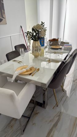 Dinning Table white And Silver