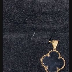 Van Cleef Neckless Gold