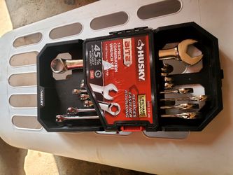HUSKY  BITE  10 - PIECE  CONDITION  WRENCH ST NEW 