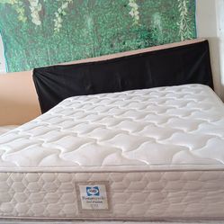 Full Size Mattress (Colchón Full Size)