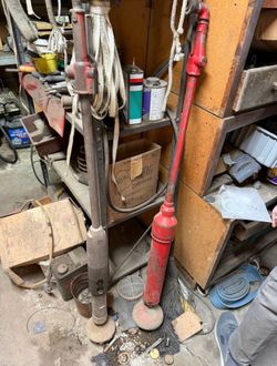 2 Pneumatic Powder Puffs