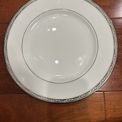 10 Lenox Dinner plates For sale