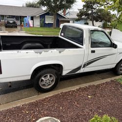 1996 White DODGE DAKOTA SPORT