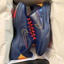 Kobe V Caitlin Clark