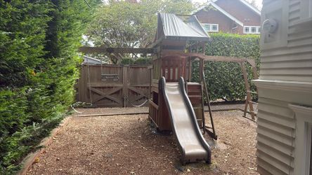 Play structure