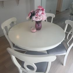 Dining Table & Chairs