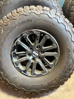 Like new 2025 F150 Raptor tires