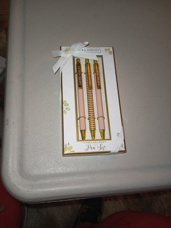 Laura Ashley Pen Set