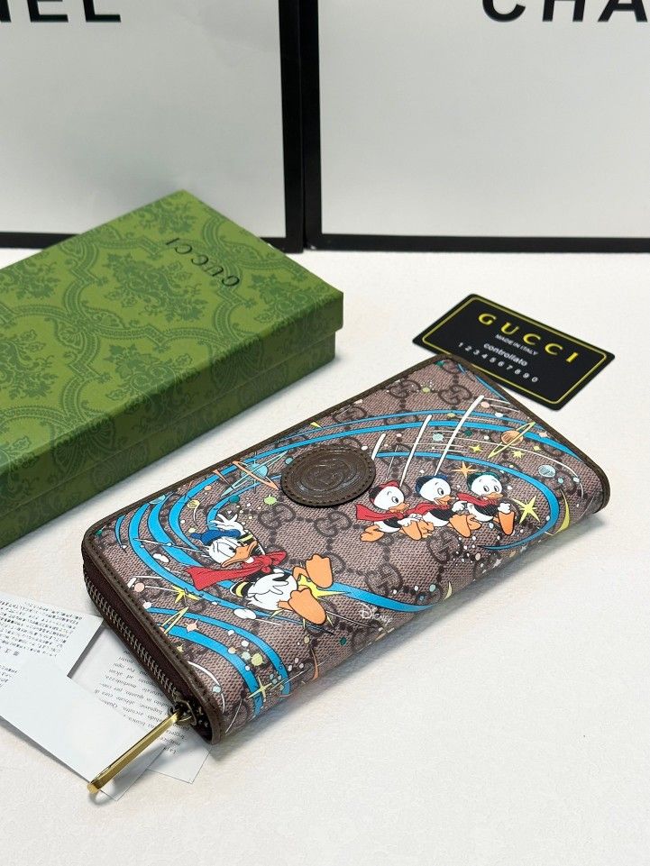Authentic Gucci x Disney Donald Duck GG Zip Wallet
