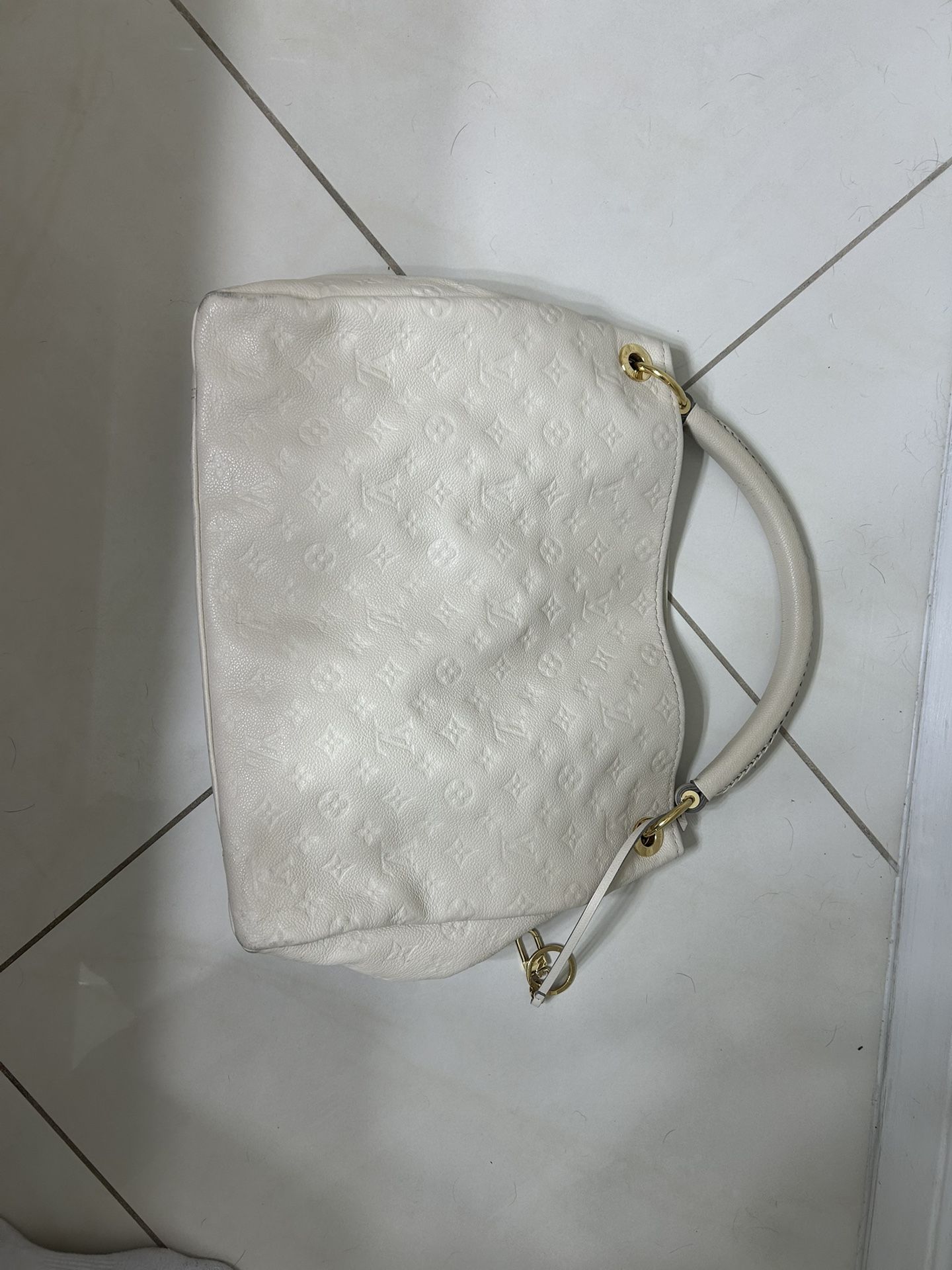 Louis Vuitton Monogram Artsy MM