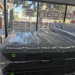 QUEEN SIZE SIMMONS BEAUTYREST BLACK SERIES 3 (MEDIUM) MATTRESS & BOX SPRING BED SET