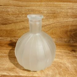 VINTAGE  FROSTED GLASS VASE 5.5” TALL