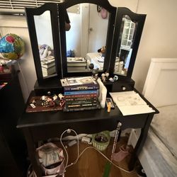 Three Way Mirror Dresser