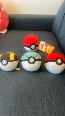 4 pokeball stuffed toys