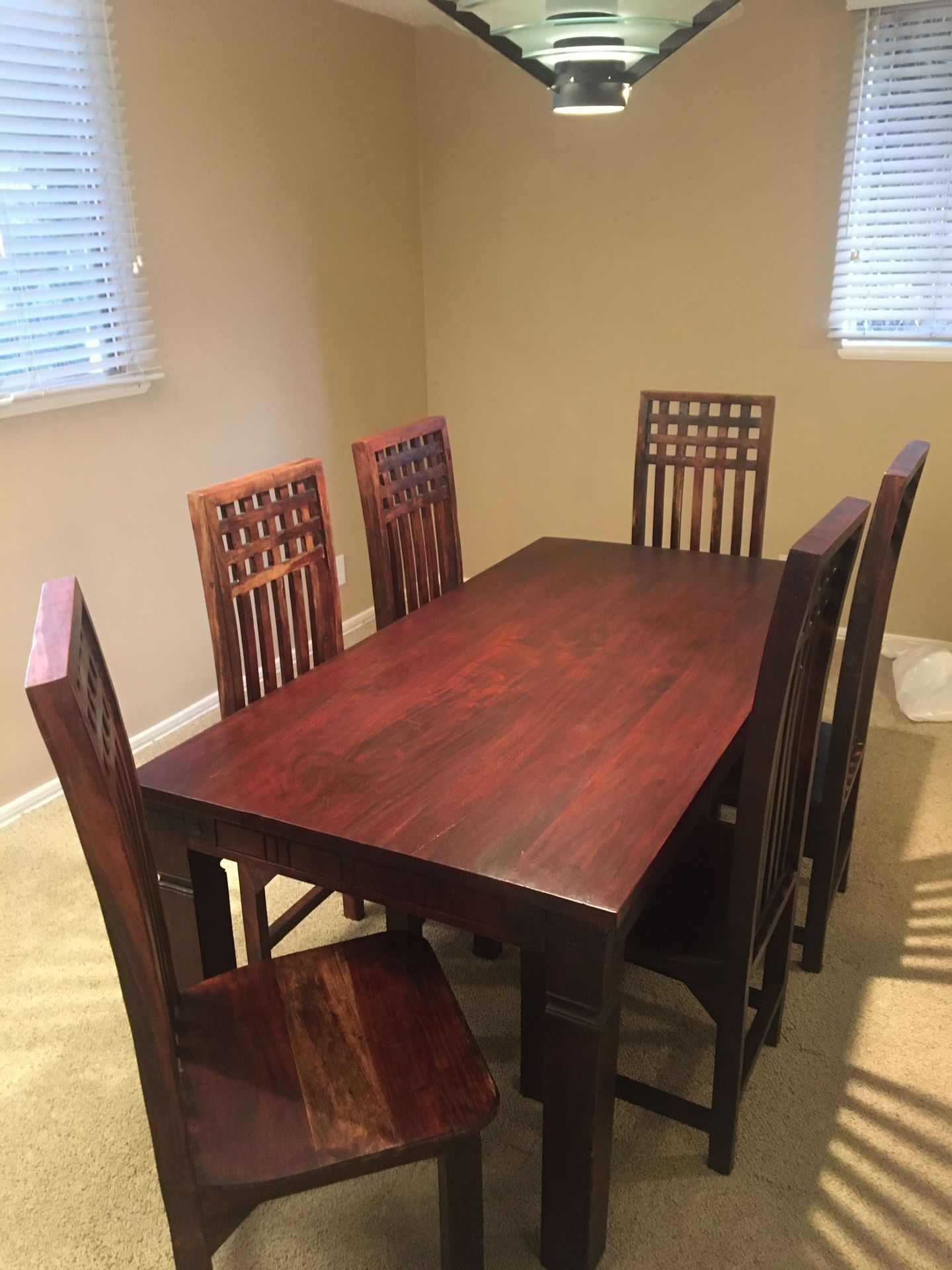 GORGEOUS WOOD DINING TABLE