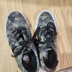 Vans Camo Shoes Boys Shoes Casual Slip Ons School Play shoes Camouflage Minecraft Gently Used 