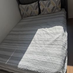 1345 Willow Rd Menlo Park, CA  94025 United States