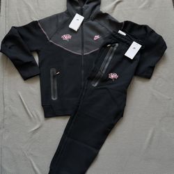 Suns Nike Tech Fleece