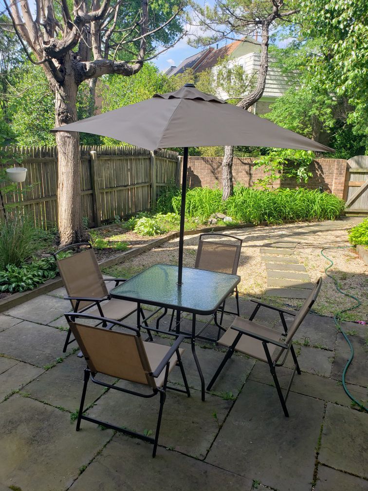 Outdoor Folding Patio Set, Table, 4 Chairs, Umbrella