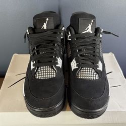 Air Jordan 4 White Thunders 