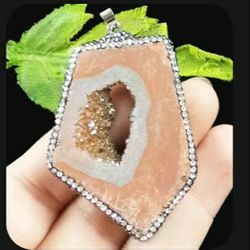 CRYSTAL PENDANT