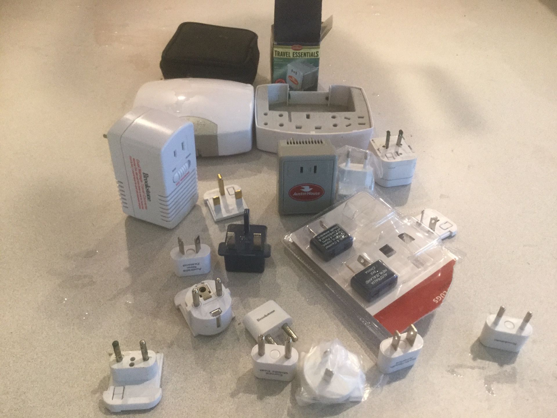 International electrical adapter kit