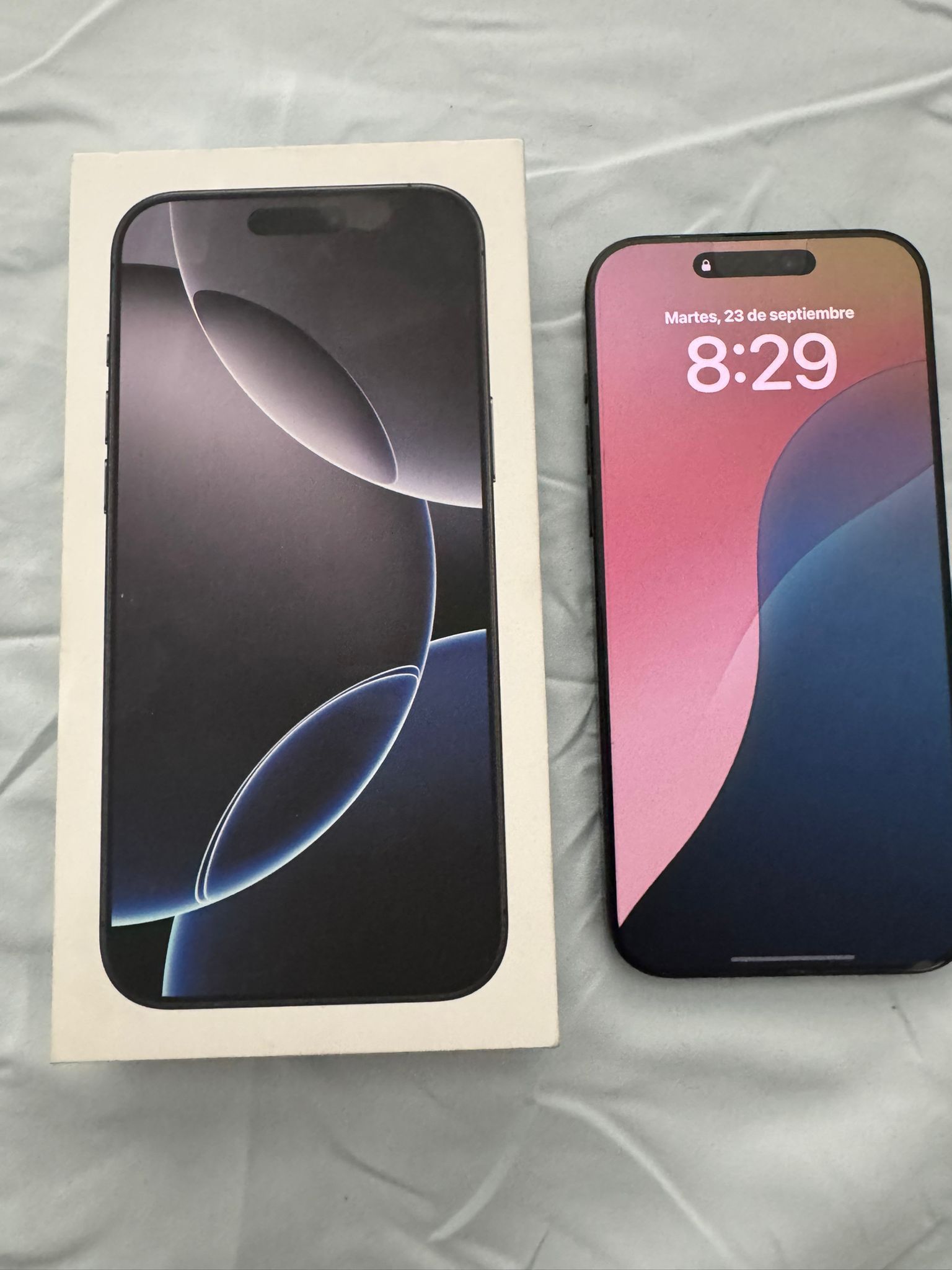 I'm selling a new 256GB iPhone 16 Pro Max in its box with its charging cable.