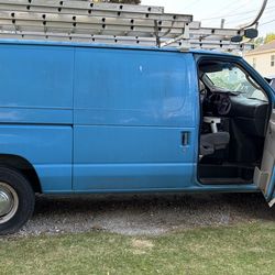 2004 Ford E-350