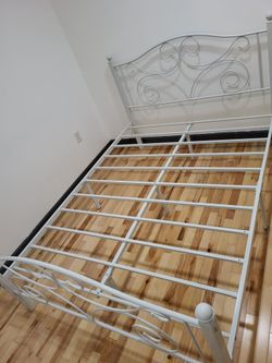 cama mueble y mesedoras