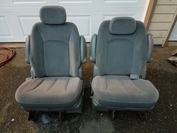 car seat Dodge Grand caravan 2005 year for Sale in Lynnwood, WA - OfferUp