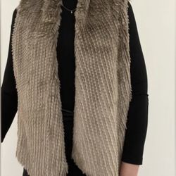 NWT Express Faux Fur Vest size M/L
