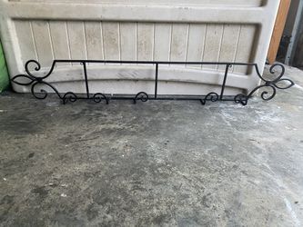 Rod iron wall hanging