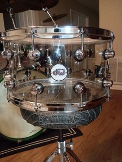 14×8  dw acrylic snare drum
