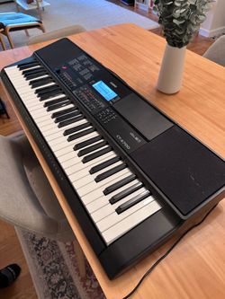 Casio CT-X700 61-Key Touch Sensitive Keyboard – Excellent Condition