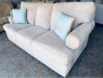 Stunning High End Robb & Stucky Queen Sleeper Sofa (Mattress Never Used Still In Plastic)