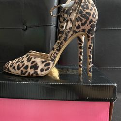 Beautiful Heels Size 9
