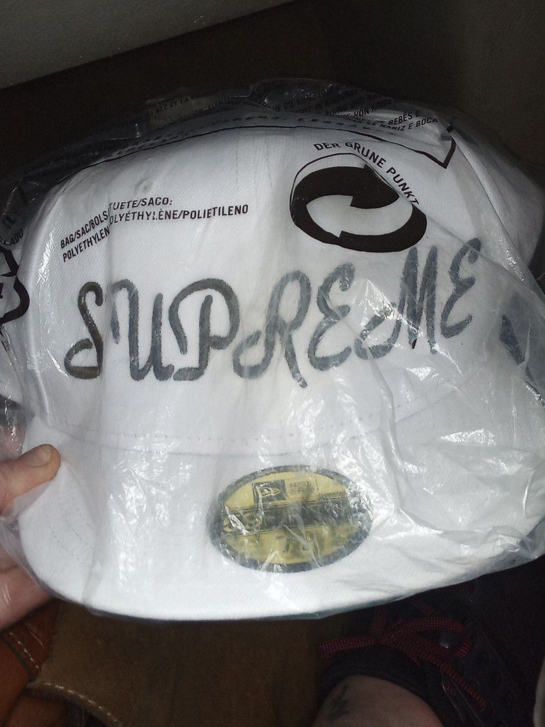 Supreme Hat   7 3/8